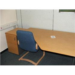 LIGHT OAK DESK WITH 3 DRAWER END PEDESTAL UNIT, 1 X TAMBOUR UNIT, 1 X CHAIR.