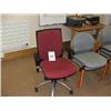 Image 1 : 5 MATCHING OFFICE CHAIRS, 1 X TAMBOUR UNIT, 1 X RED OPERATORS CHAIR.