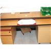Image 2 : 1 X DESK, 1 X 2 DRAWER PEDESTAL UNIT, 1 X TWIN LOCK MULTISTORE SUSPENSION FILE CABINET.
