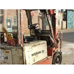 NISSAN 20 COUNTER BALANCE FORK TRUCK.