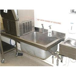 STAINLESS STEEL SINGLE DRAINER SINGLE BOWL SINK TOP 1180 X 600