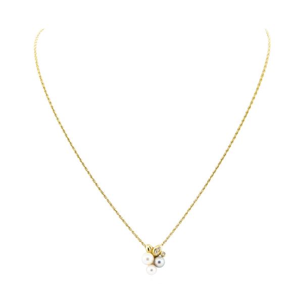 0.08 ctw Diamond and Pearl Pendant with Chain - 18KT Yellow Gold