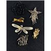 Image 2 : Collection of Vintage Brooches