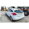 Image 2 : *R* 2016 FORD FOCUS, 4DR HATCHBACK, WHITE, VIN 1FADP3R45GL353658,