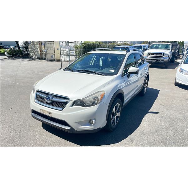 *R* 2015 SUBARU CROSS TREK XV, WHITE, 4DRSW, 2.0L, GAS, AUTOMATIC, VIN JF2GPBDC1FH247985,