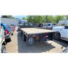 Image 2 : *R* 2008 FORD F550 XLT SUPERDUTY, 2DR FLATDECK, WHITE, VIN 1FDAF57R98ED17144,