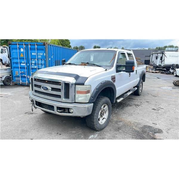 *R* 2008 FORD F350 SUPERDUTY, 4DR CREW CAB, WHITE, VIN 1FTWW31R48EA17440,