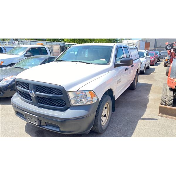 *R* 2013 DODGE RAM 1500, 4DR CREW CAB, WHITE 4.7L, GAS, 4X4 FLEX FUEL, AUTOMATIC, VIN