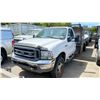 Image 1 : *R* 2004 FORD F550 XL SUPERDUTY, DIESEL, WHITE, 2DR FLAT DECK, AUTOMATIC, 6.0L, VIN