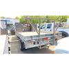Image 2 : *R* 2004 FORD F550 XL SUPERDUTY, DIESEL, WHITE, 2DR FLAT DECK, AUTOMATIC, 6.0L, VIN