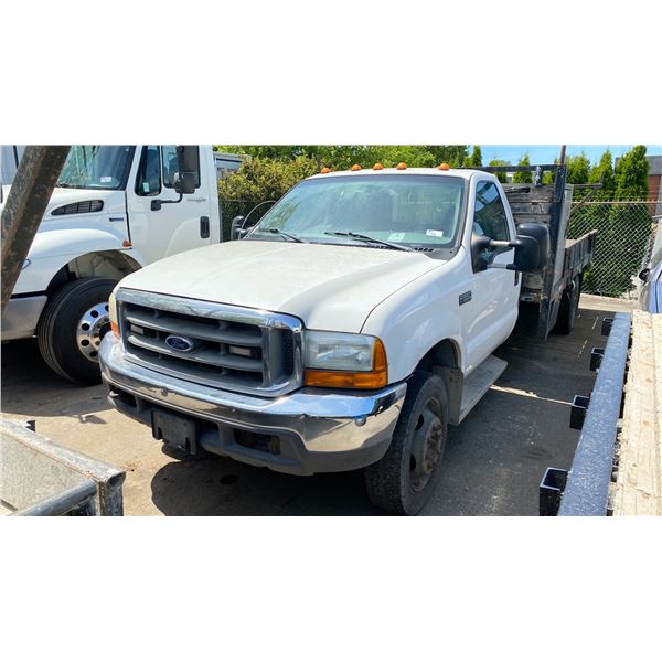 *R* 1999 FORD F550 XLT SUPERDUTY, 2DR FLATDECK, WHITE, VIN 1FDAF56F6XEC64795,