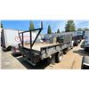 Image 3 : *R* 1999 FORD F550 XLT SUPERDUTY, 2DR FLATDECK, WHITE, VIN 1FDAF56F6XEC64795,
