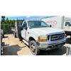 Image 4 : *R* 1999 FORD F550 XLT SUPERDUTY, 2DR FLATDECK, WHITE, VIN 1FDAF56F6XEC64795,