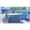 Image 2 : *R* 2004 FORD F550 XLT SUPERDUTY, 2DR FLAT DECK, WHITE, VIN 1FDAF56P84EC40261,