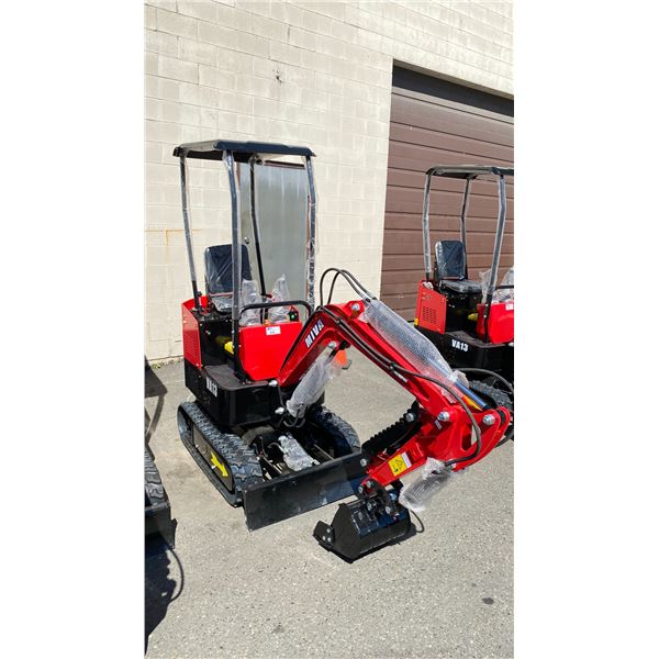 RED MIVA CRAWLER EXCAVATOR VA13 GAS POWERED RIDE ON MINI EXCAVATOR WITH A 15.5  BUCKET & KEYS