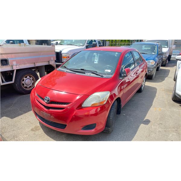*TOW* *R* 2007 TOYOTA YARIS, 4DR SEDAN, RED, VIN JTDBT923X71179230,