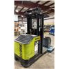 Image 2 : CLARK OP15X SERIES OP15X-091-9297PM 3 STAGE 3000 LBS CAPACITY 600MM MAST HEIGHT 24V ELECTRIC