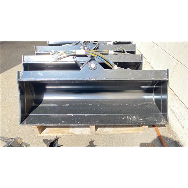 MIVA BLACK MINI EXCAVATOR BUCKET ATTACHMENT (40"W)