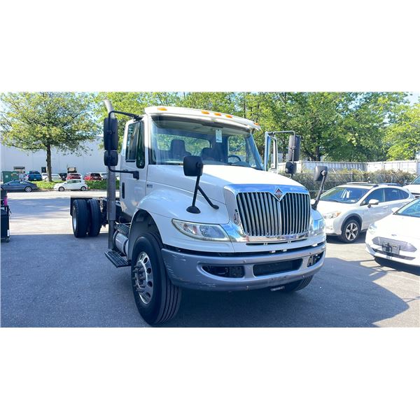 *R* 2012 INTERNATIONAL DURASTAR, DAY CAB, SINGLE AXEL CHASSIS, WHITE, VIN 1HTMMAAP5CJ583853,
