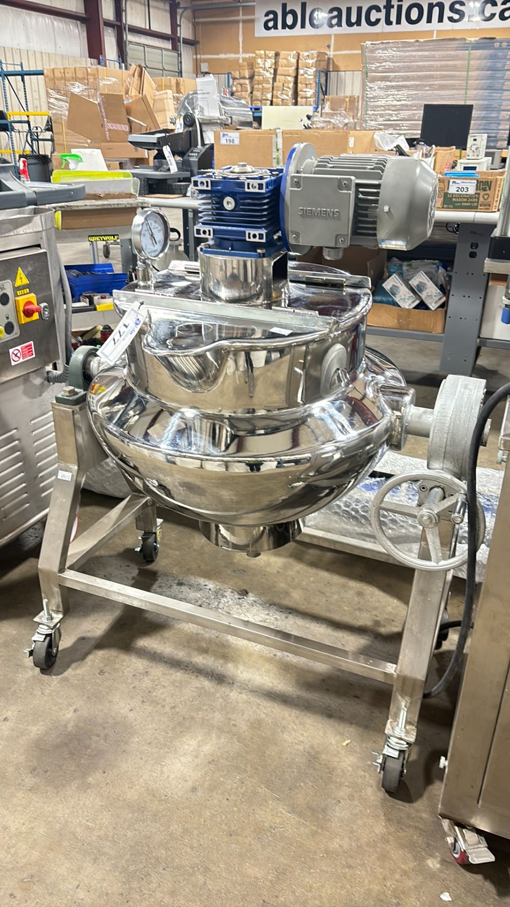 Lab Kettle STAINLESS STEEL MOBILE TILTING COMMERCIAL LABORATORY KETTLE WITH AGITATOR