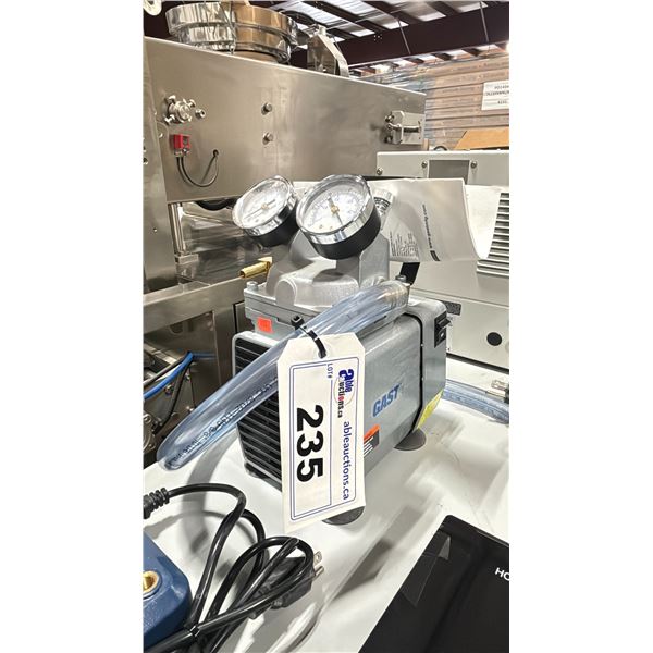GAST COMMERCIAL LABORATORY OILLESS DIAPHRAGM VACUUM PUMP & COMPRESSOR