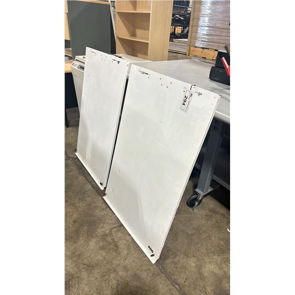PAIR OF WHITE APOLLO METAL PORTABLE EASELS