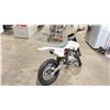 Image 3 : 2021 APOLLO ZHEJIANG ZHENGLONG SPORTS UTENSILS CO. 250CC DIRT BIKE, WHITE GAS, MANUAL, VIN