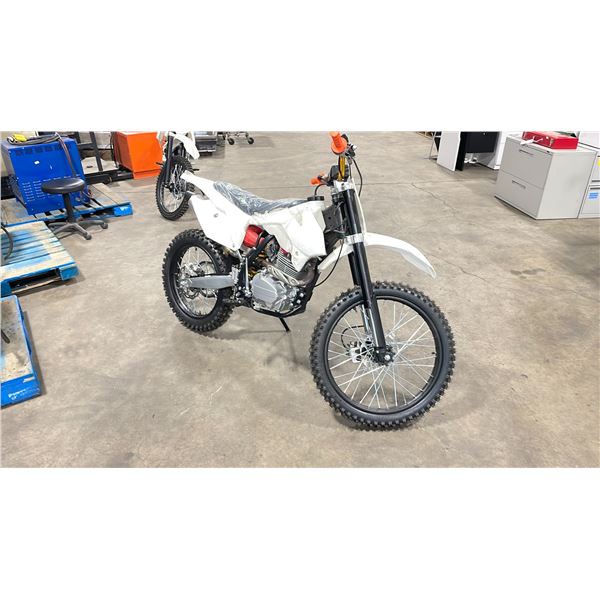 2021 APOLLO ZHEJIANG ZHENGLONG SPORTS UTENSILS CO. 250CC DIRT BIKE