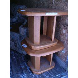 Lot of: 2 oak end tables (128)