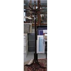 Round freestanding coat rack (127)