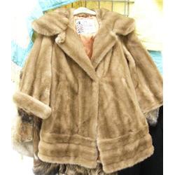 Lot of 2 fur coats (134)