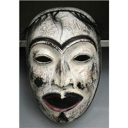 Large carved Tlingit style mask (2)