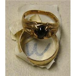 Pair of men's gold rings (132)