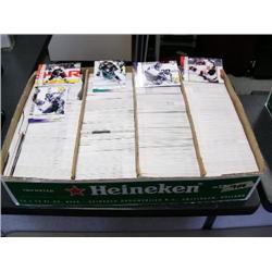 CHOICE on 4 boxes of approx. 1,000 hockey cards (700)