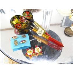 Lot of: 2 Russian spoons, 6 Russian pins (2)