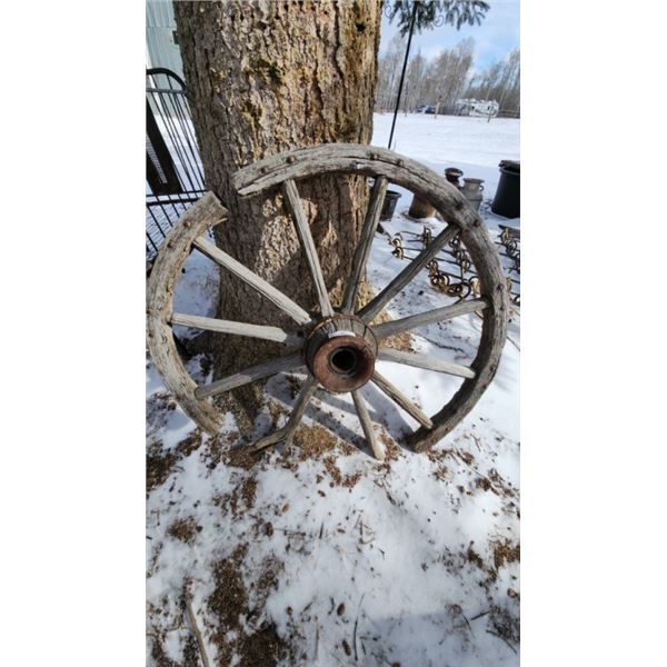 Antique wagon wheel