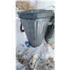 Image 1 : Metal trash can w/ lid