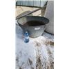 Image 1 : Galvanized metal bucket