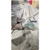 Image 1 : Spade, shovel, hoe, leaf rake