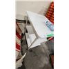 Image 3 : Metal table w/ shelves 20"w x 24"d x 36"h