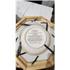 Image 9 : 4 octagonal framed artwork plates