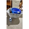 Image 1 : Large galvanized basin, plastic buckets