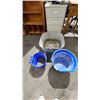 Image 2 : Large galvanized basin, plastic buckets