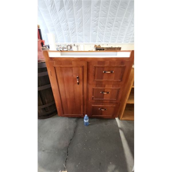Vanity/Cabinet/Change Table 37x17x39.5h