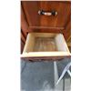 Image 3 : Vanity/Cabinet/Change Table 37x17x39.5h