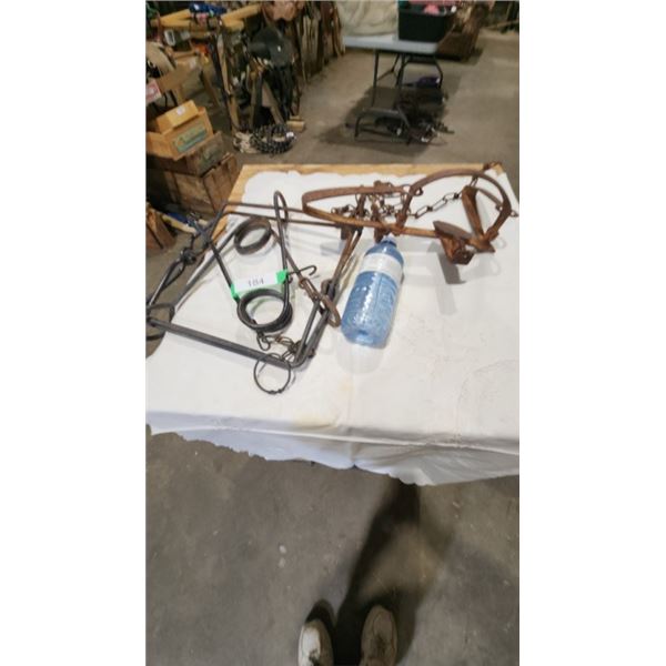 2 animal traps