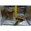 Image 1 : Outdoor thermometer, 2 bird house ornaments