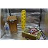 Image 2 : Outdoor thermometer, 2 bird house ornaments