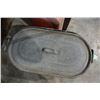 Image 2 : Galvanized basin w/ lid