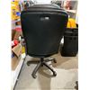 Image 3 : La-Z-Boy Manager Office Chair with Adjustable Headrest